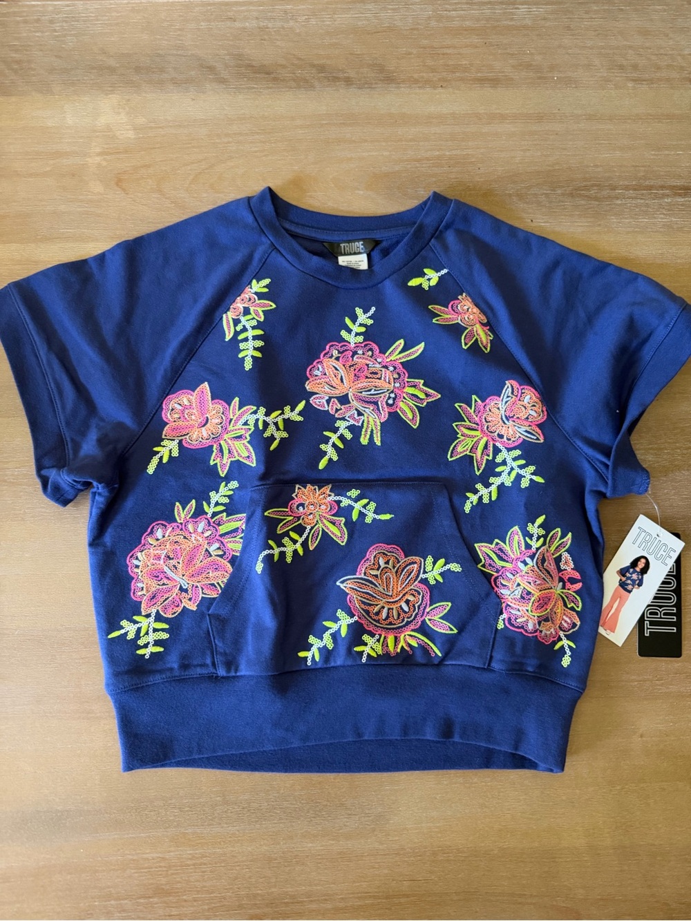 TRUCE Girl’s Floral Embroidered Navy Short Sleeve Sweatshirt, NWT